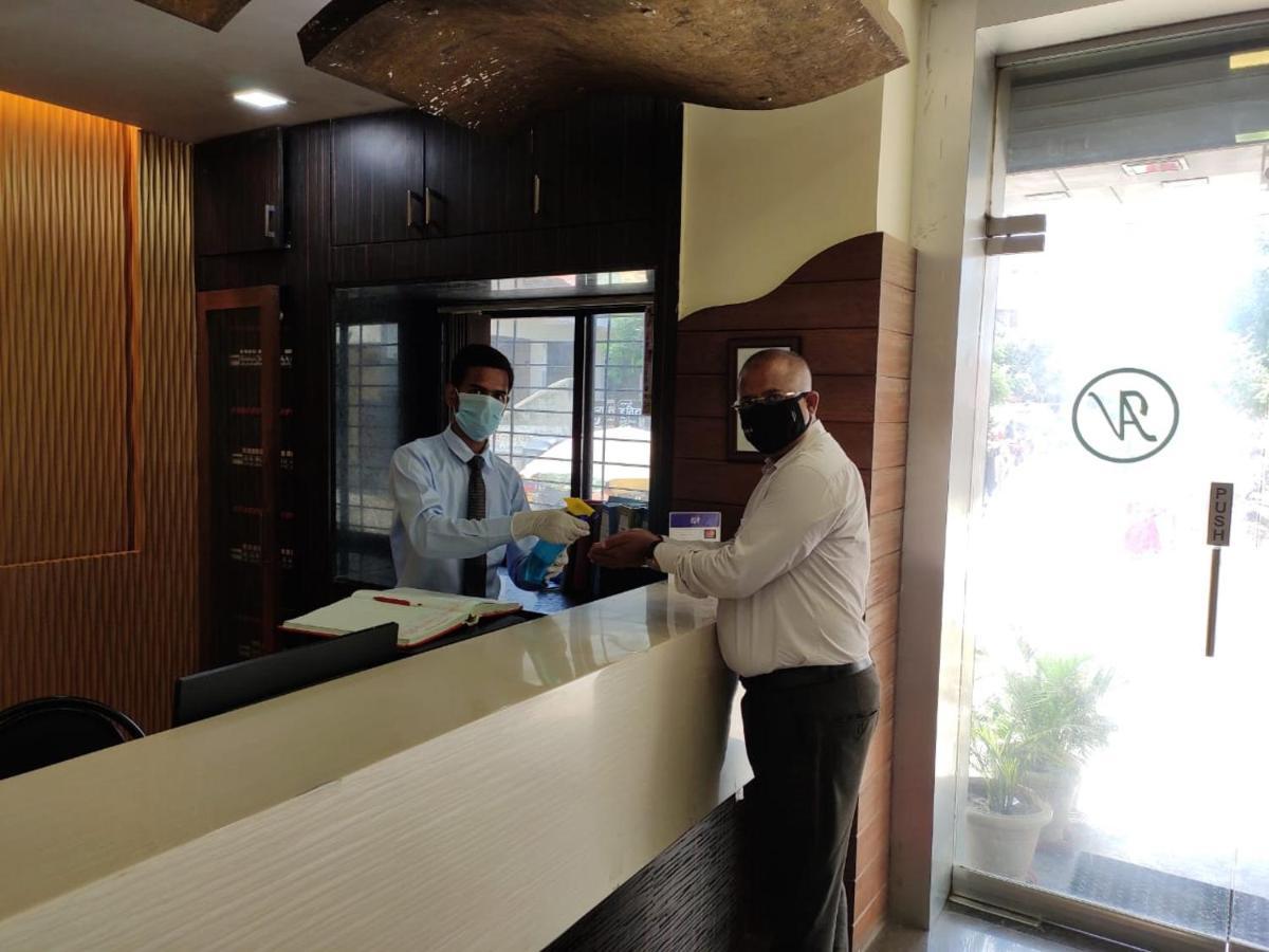 Hotel Avon International Aurangabad  Buitenkant foto
