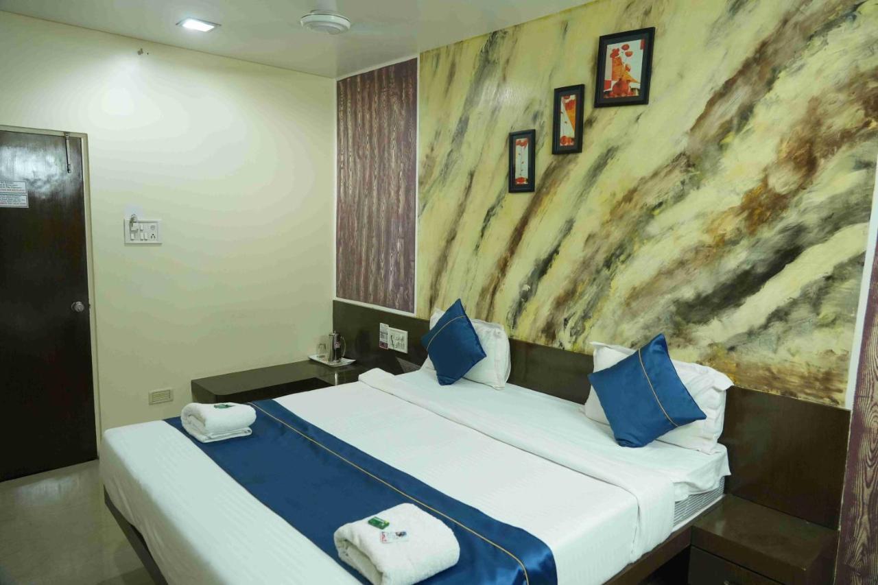 Hotel Avon International Aurangabad  Buitenkant foto