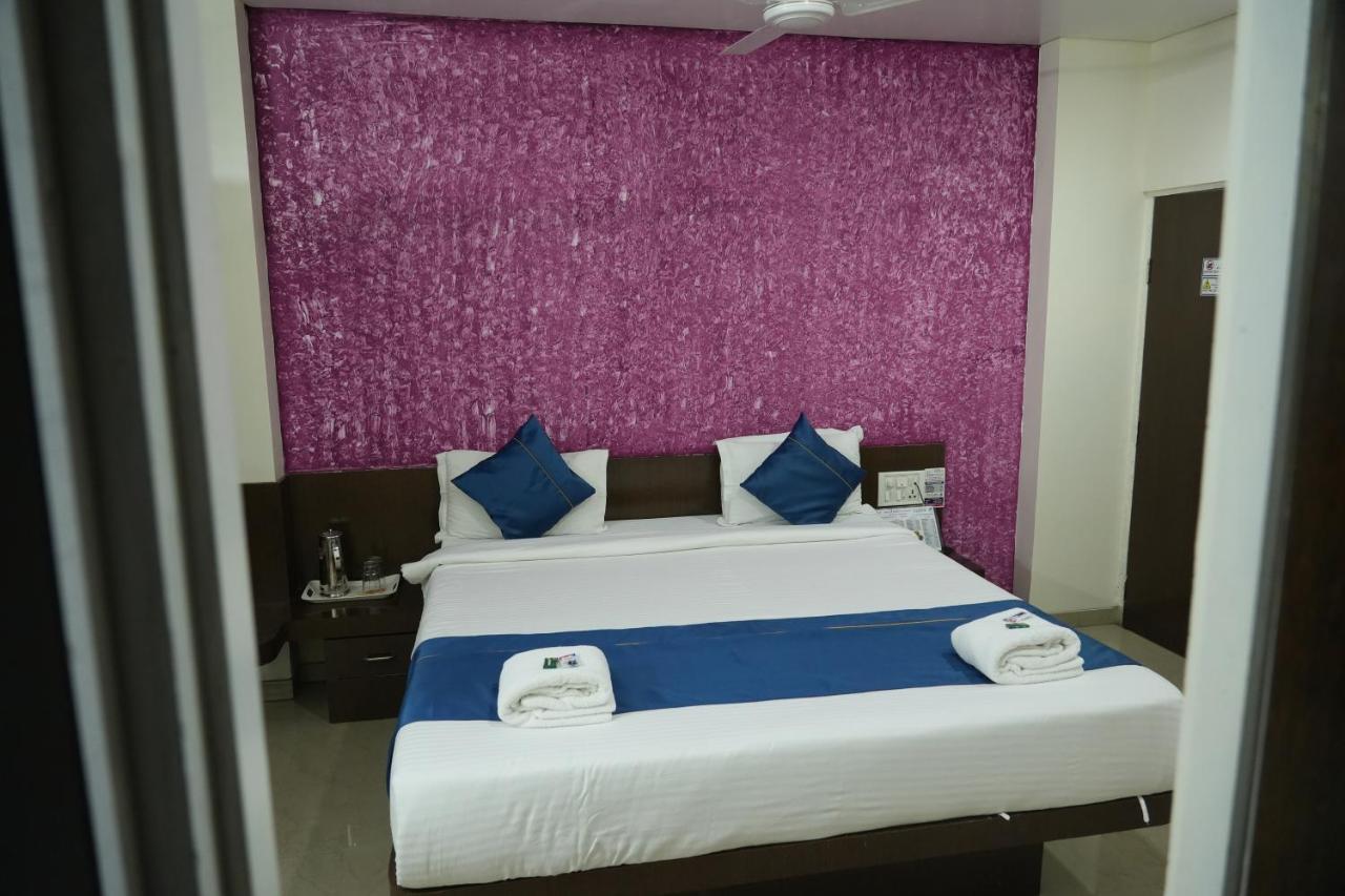 Hotel Avon International Aurangabad  Buitenkant foto