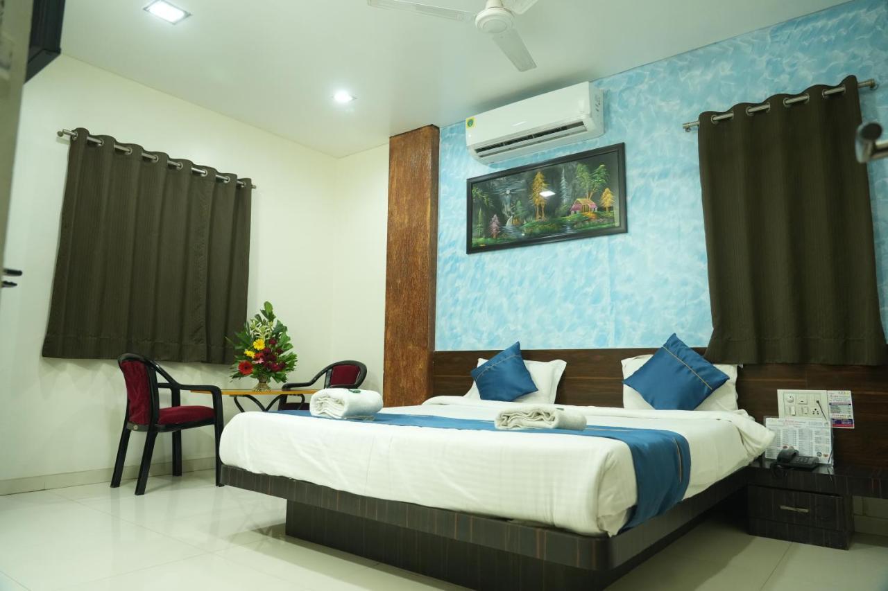 Hotel Avon International Aurangabad  Buitenkant foto