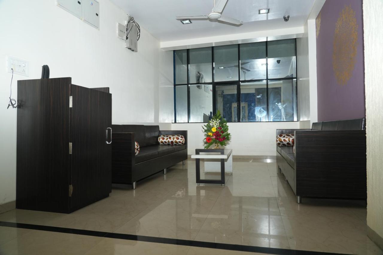 Hotel Avon International Aurangabad  Buitenkant foto