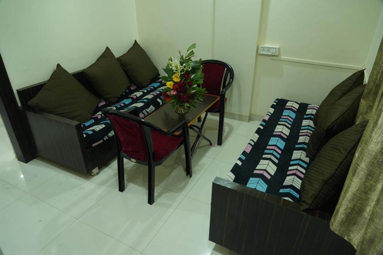 Hotel Avon International Aurangabad  Buitenkant foto