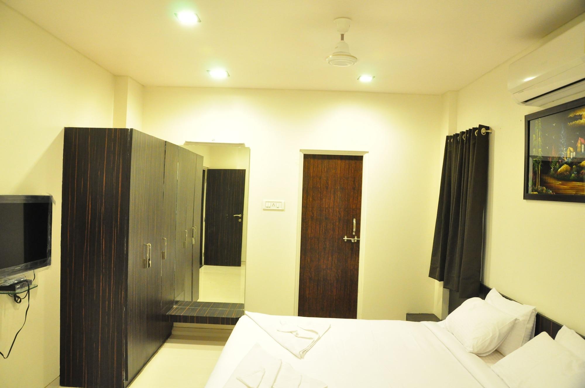 Hotel Avon International Aurangabad  Buitenkant foto