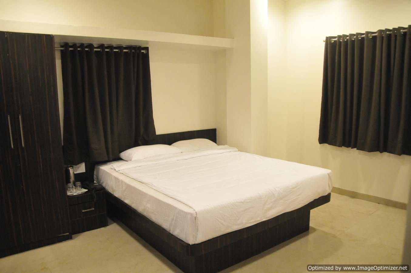 Hotel Avon International Aurangabad  Buitenkant foto