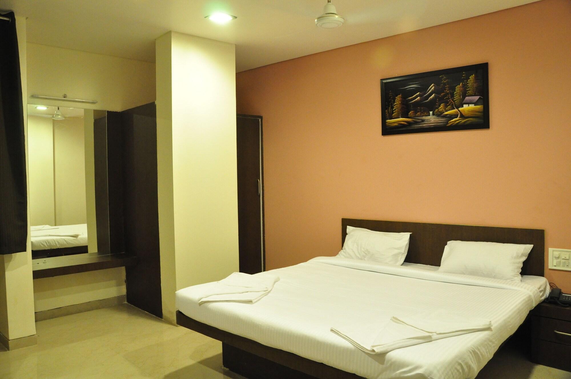 Hotel Avon International Aurangabad  Buitenkant foto