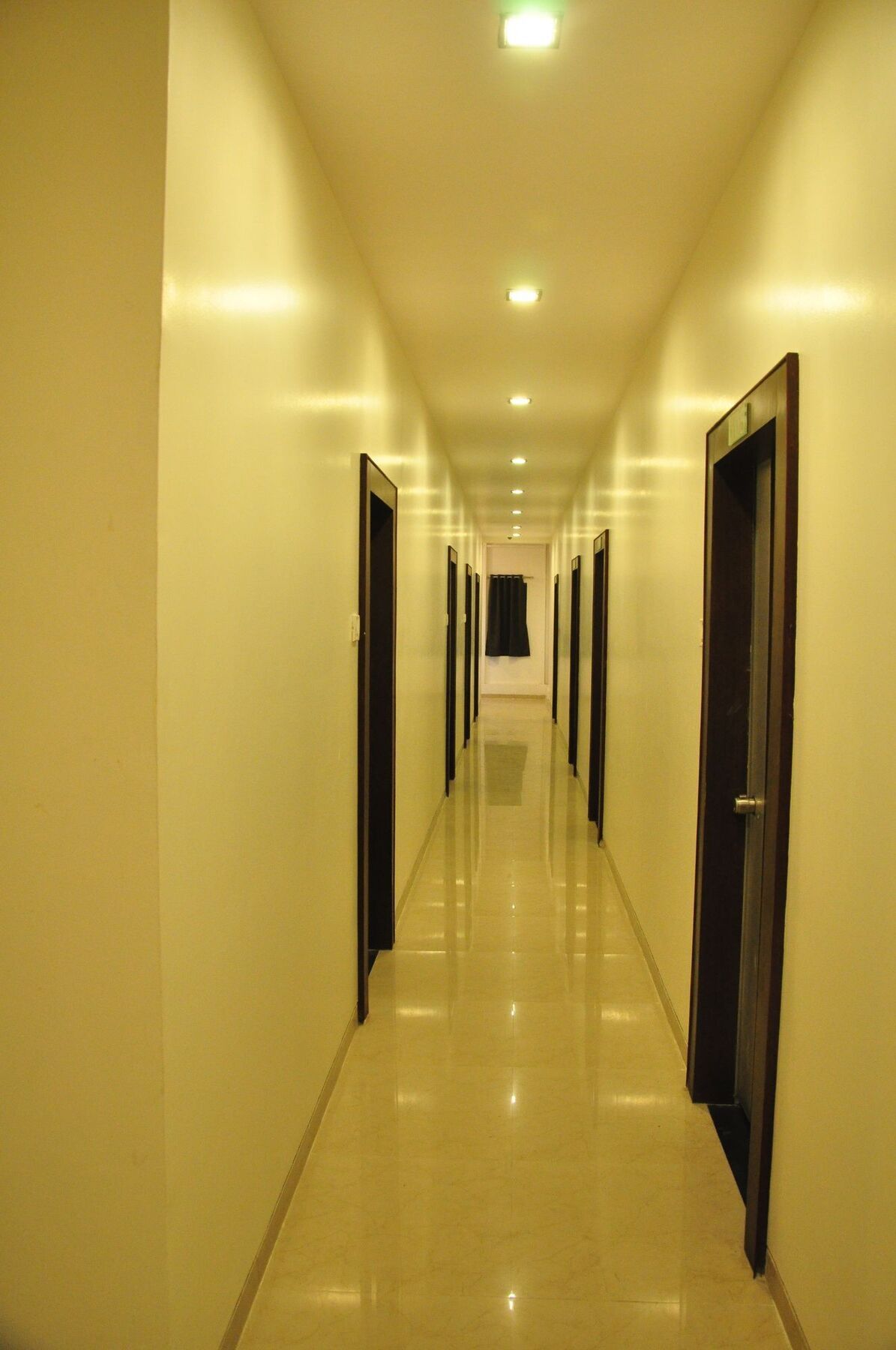 Hotel Avon International Aurangabad  Buitenkant foto