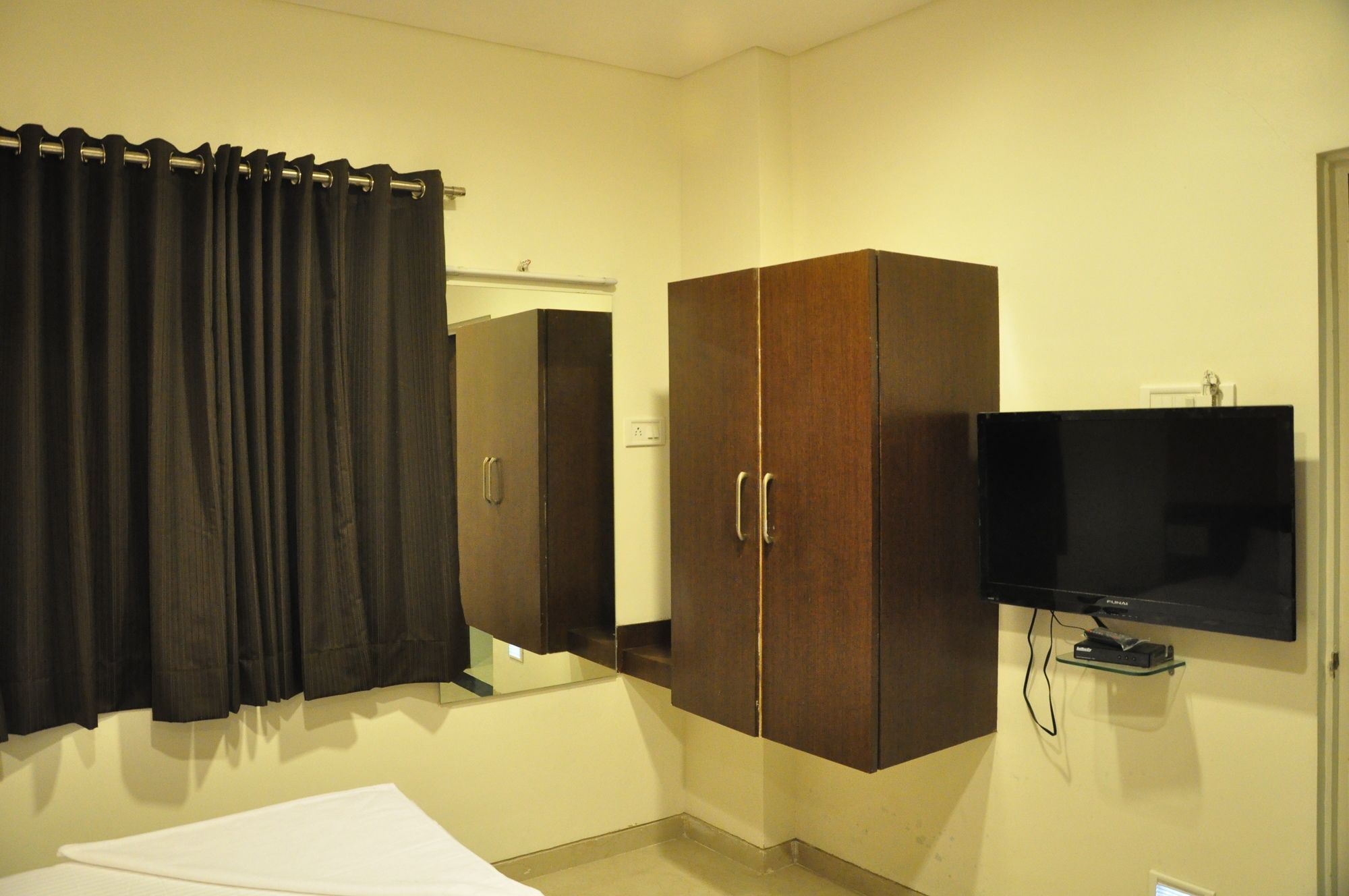 Hotel Avon International Aurangabad  Buitenkant foto
