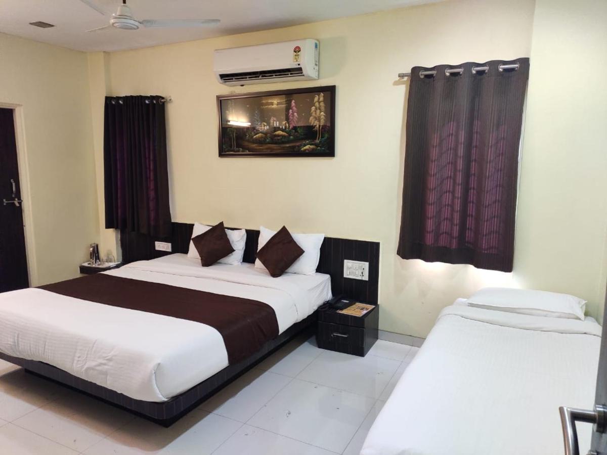 Hotel Avon International Aurangabad  Buitenkant foto